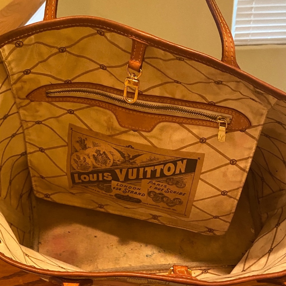 Louis Vuitton Rare Summer Trunk Bag - Picture 10 of 15